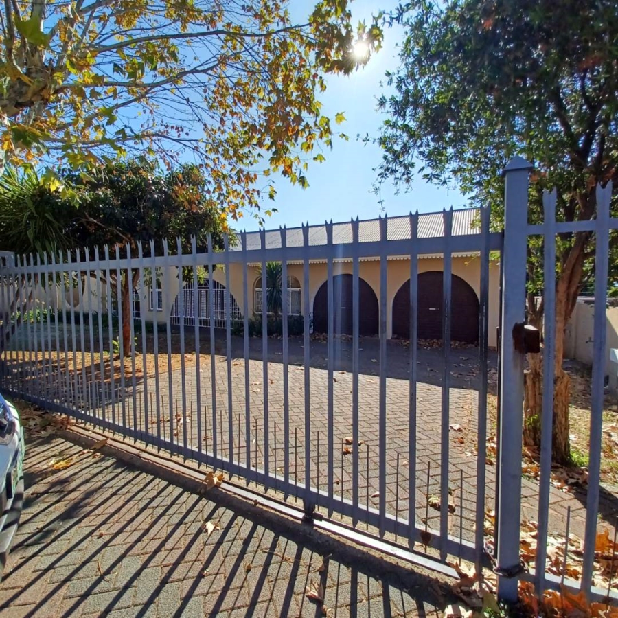 To Let 5 Bedroom Property for Rent in Generaal De Wet Free State